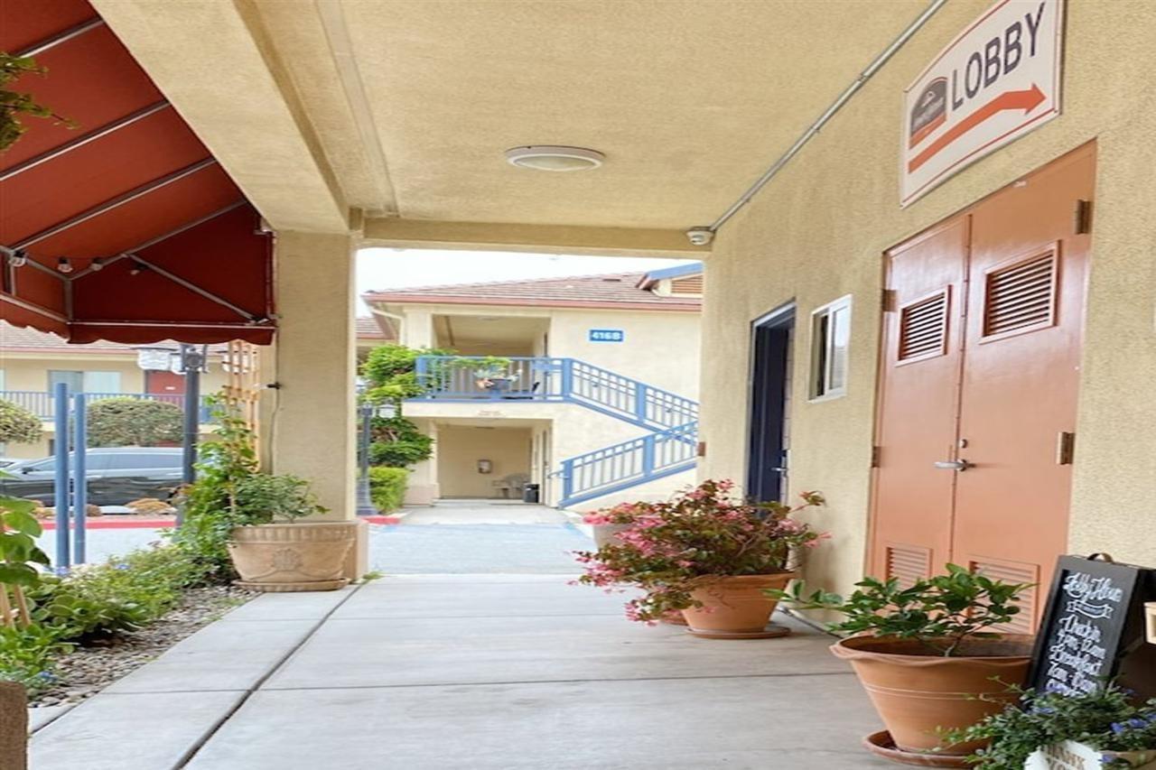 Monarch Valley Inn Marina At Monterey Bay Exterior foto